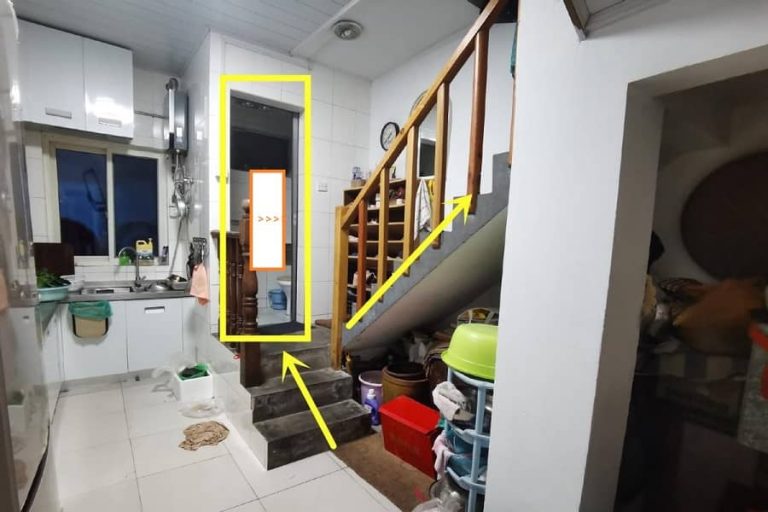 Why can’t the door of the bathroom face the stairs